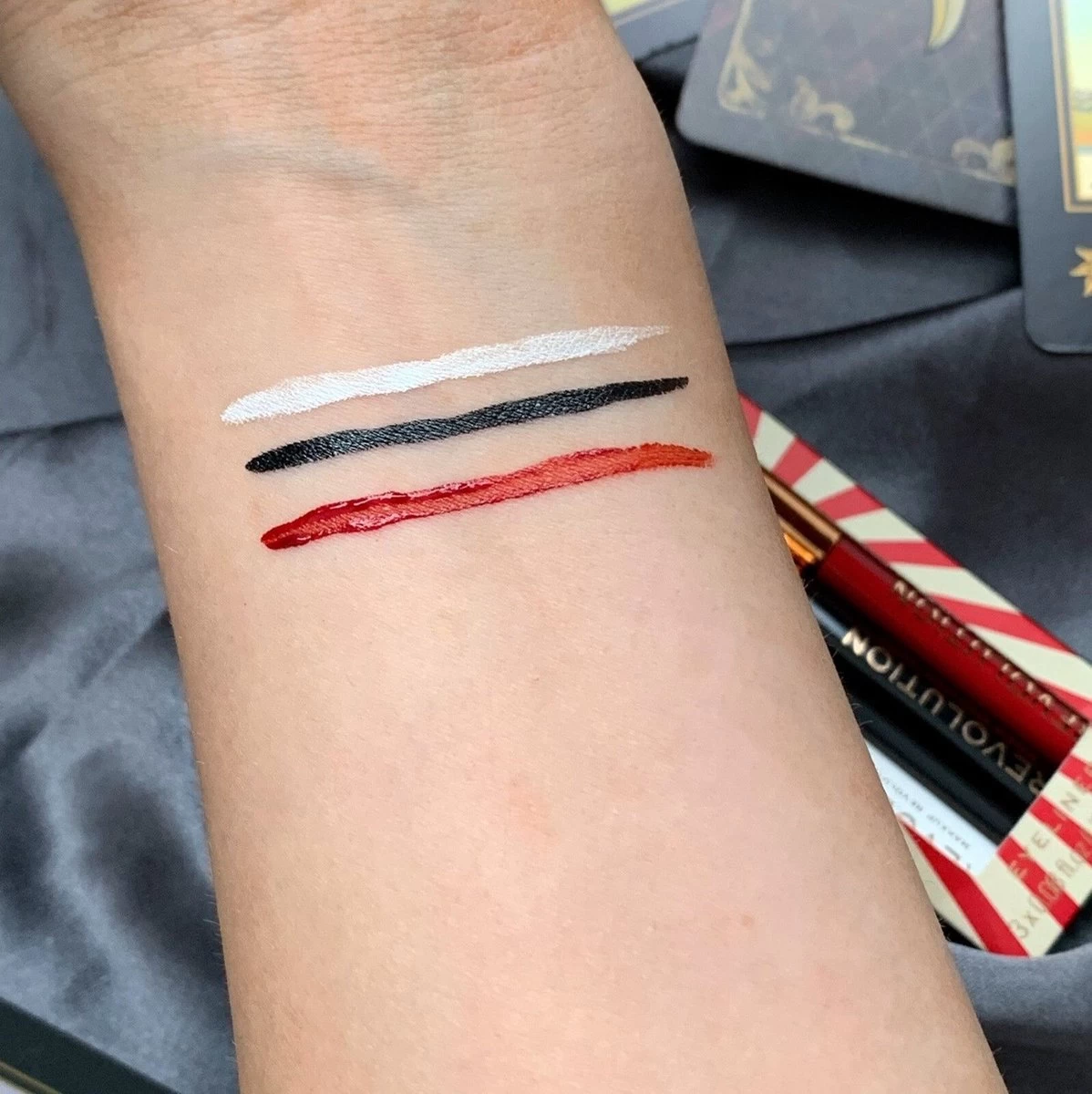 Makeup Revolution - Halloween Terror Transformation Liquid Liner Set - Eyeliner - Afbeelding 4