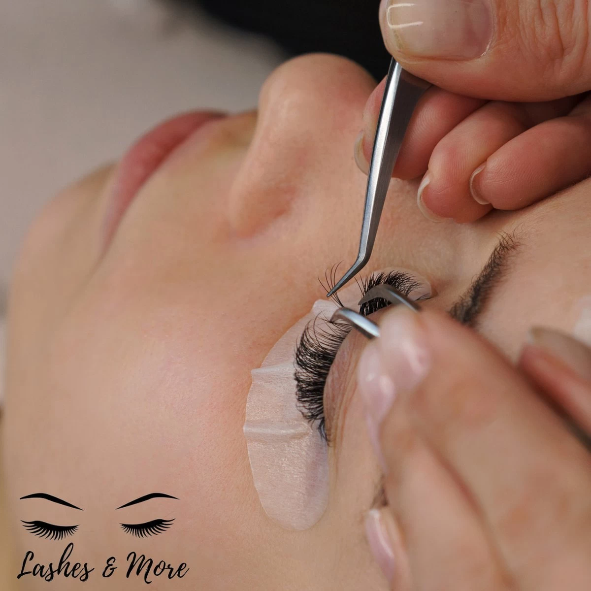 Lashes & More - Nepwimpers - 10D 11mm 0.05 D Krul - Pre-Made Volume Fans – Russian Volume – Pre-Made Fans- Wimperextensions – Wimper Extensions - Verkrijgbaar In Lengte 9mm Tot 15mm - Afbeelding 3
