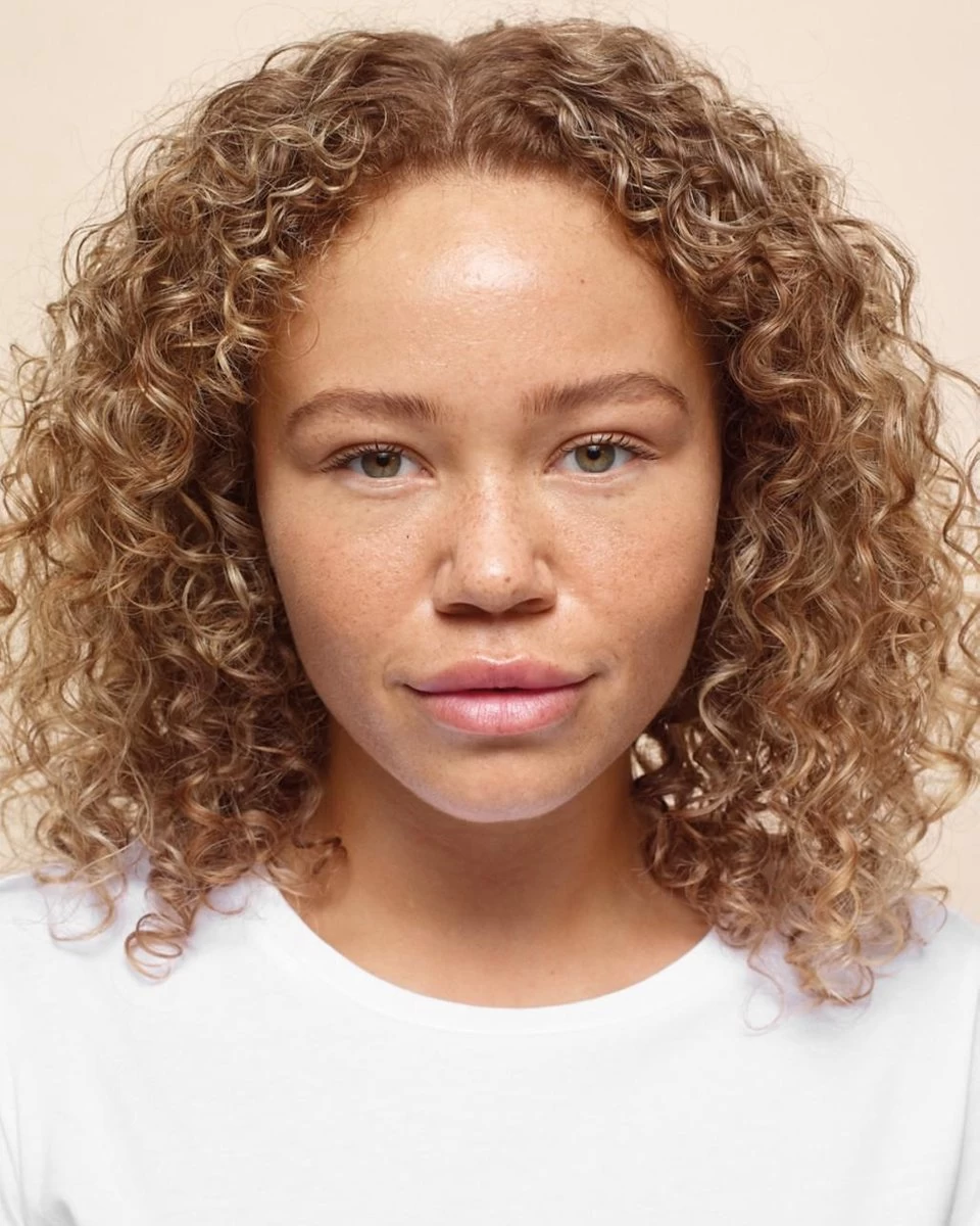 Rimmel London Lasting Matte Foundation - 201 Classic Beige - Afbeelding 4