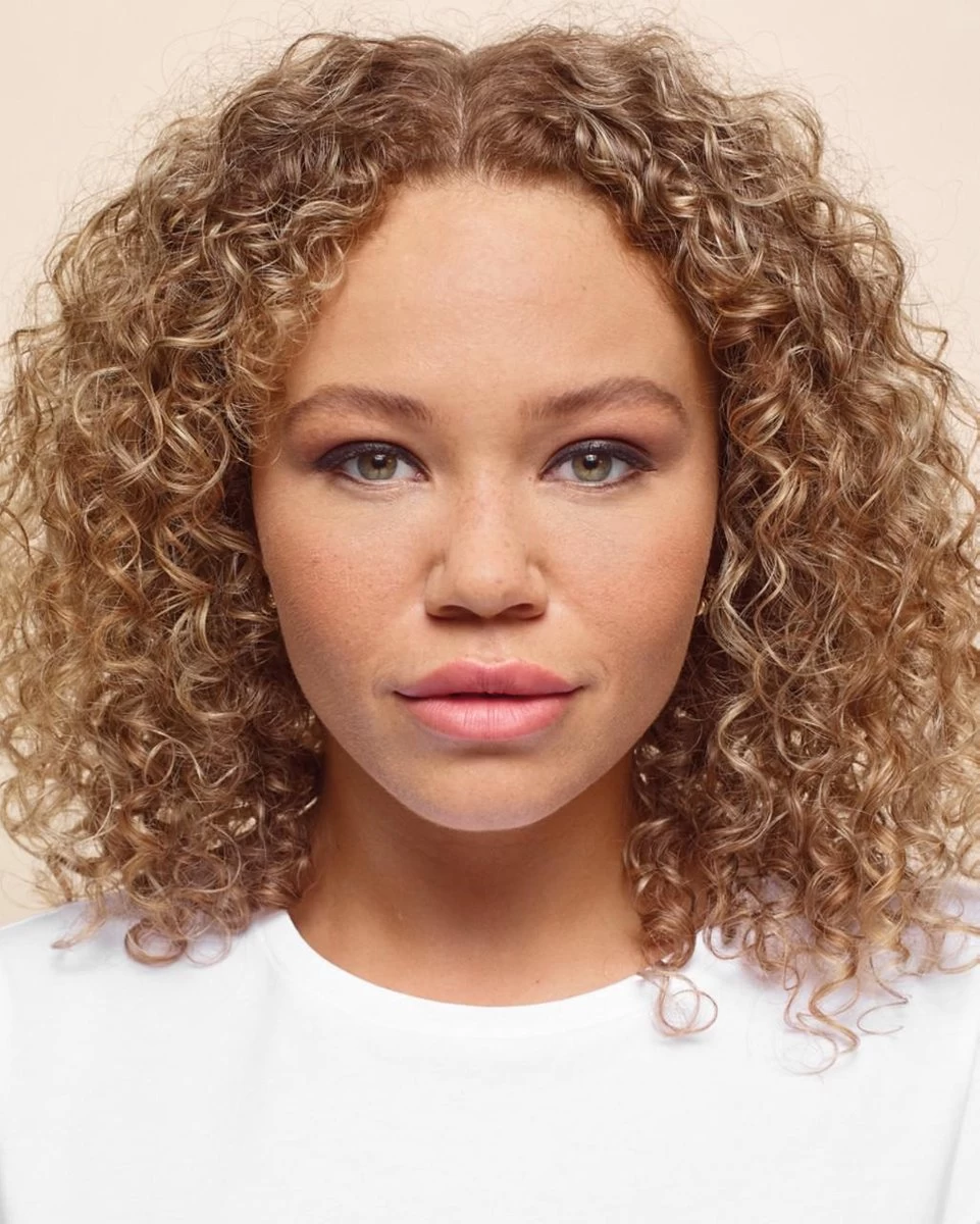 Rimmel London Lasting Matte Foundation - 201 Classic Beige - Afbeelding 6